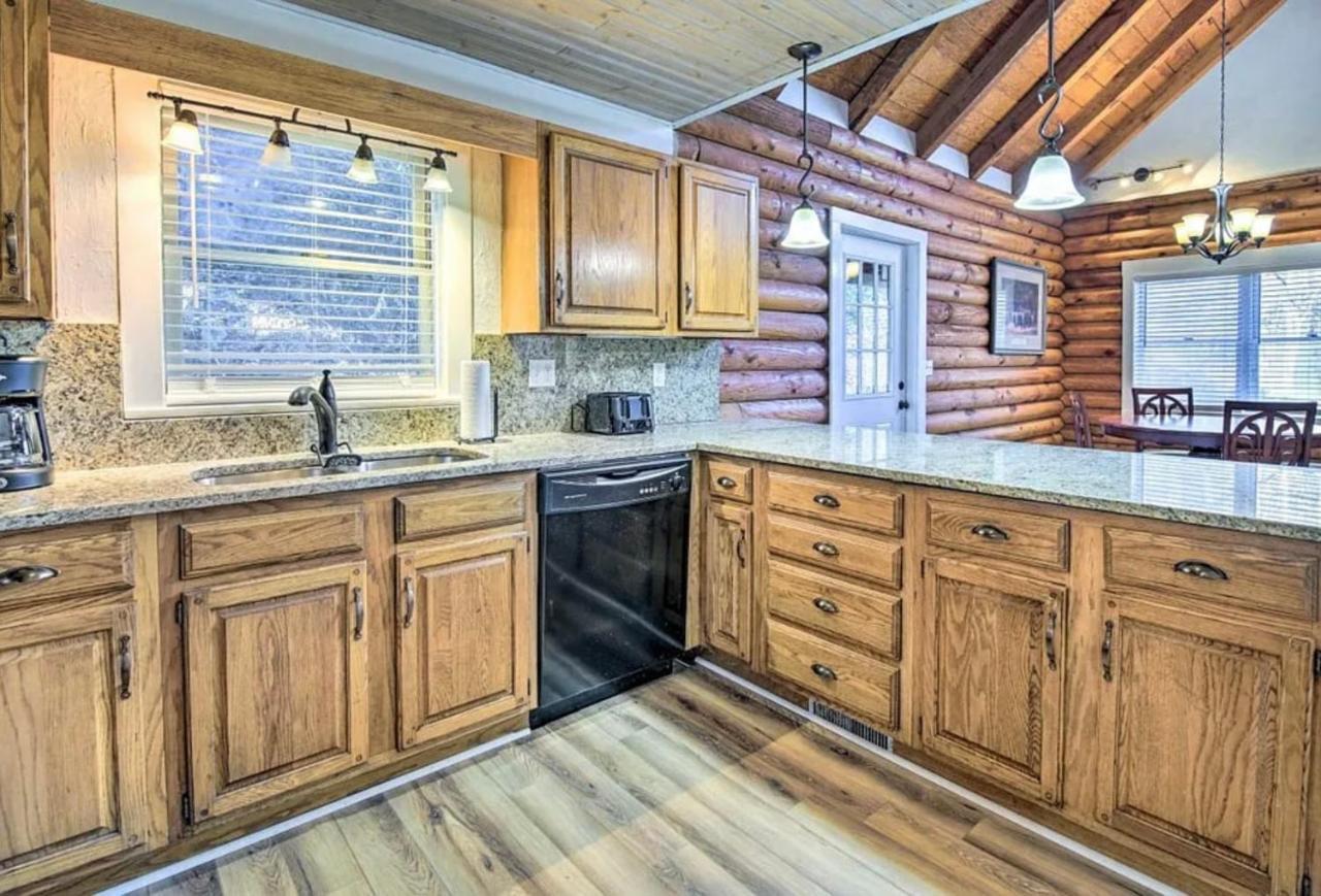 Smokey Mountain Hideaway Villa Gatlinburg Exterior photo